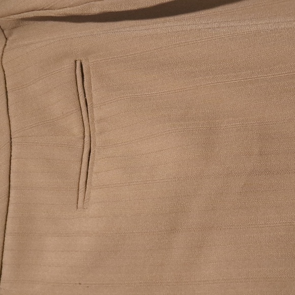Classic Woman's Dress Pants in Beige Sleek classic feel and look - Picture 7 of 7